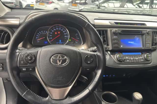 Toyota RAV4 (2014) thumbnail 9
