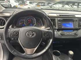 Toyota RAV4 (2014) thumbnail 9