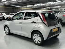 Toyota Aygo (2017) thumbnail 16