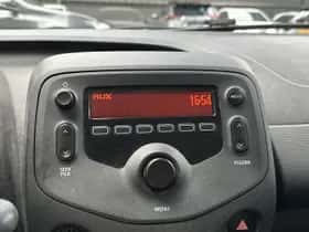 Toyota Aygo (2017) thumbnail 10