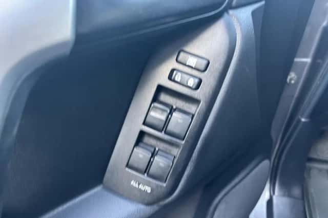 Toyota Land Cruiser (2022) thumbnail 4