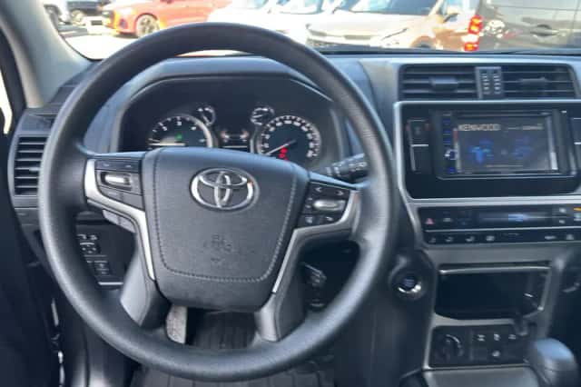 Toyota Land Cruiser (2022) thumbnail 6