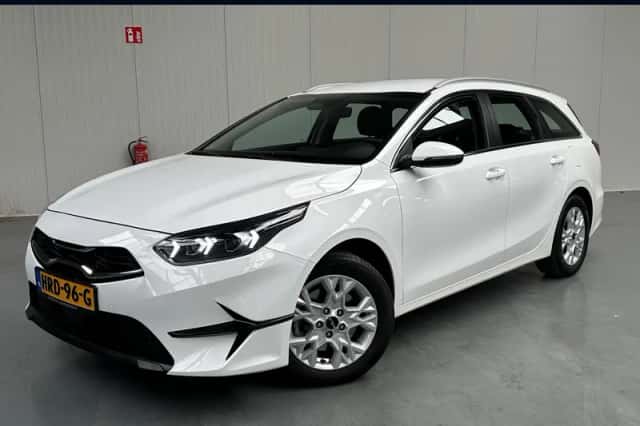 Kia Ceed Sportswagon (2025) thumbnail 1