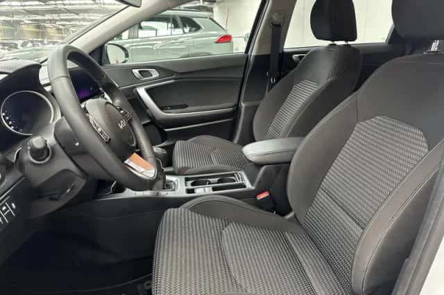 Kia Ceed Sportswagon (2025) thumbnail 2