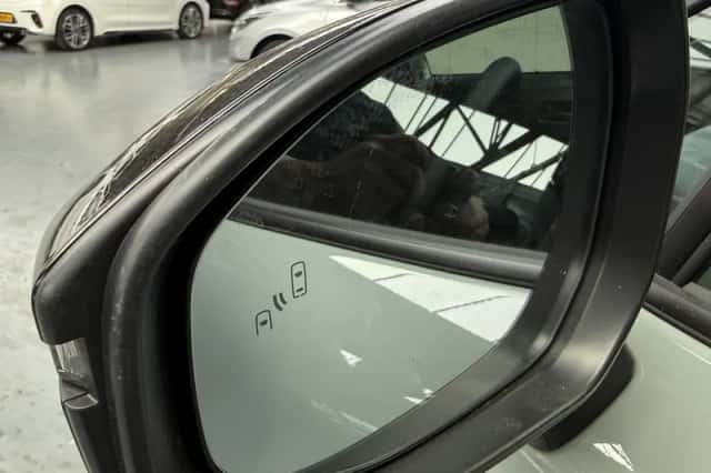 Toyota Corolla (2025) thumbnail 3