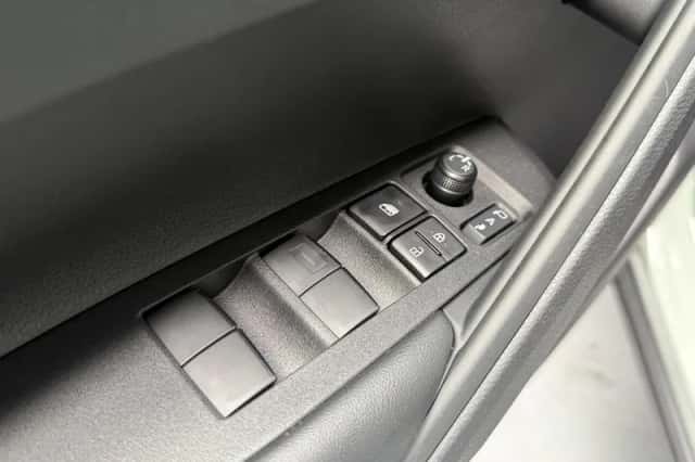 Toyota Corolla (2025) thumbnail 4