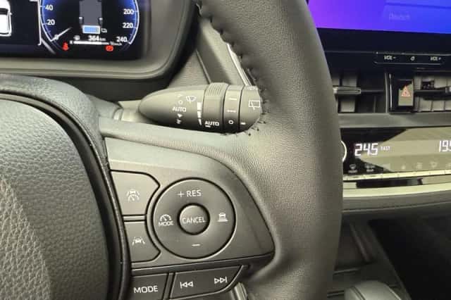 Toyota Corolla (2025) thumbnail 8