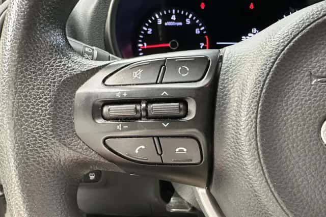 Kia Picanto (2018) thumbnail 6