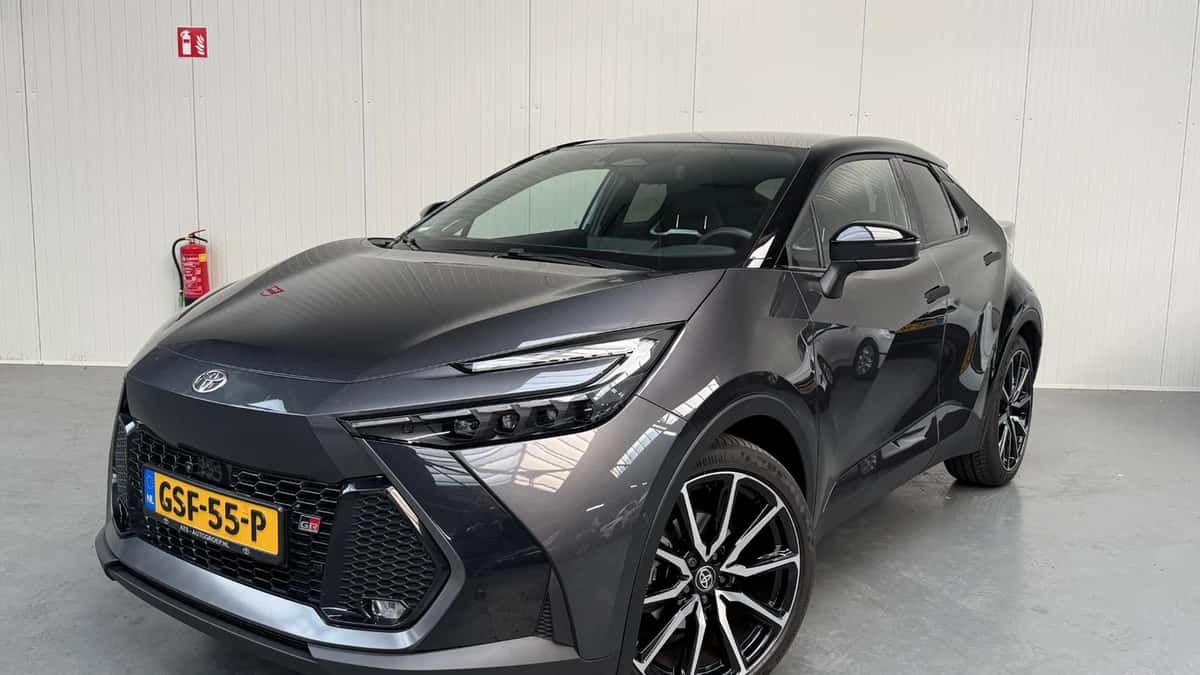 Toyota C-HR (2024) — foto 1