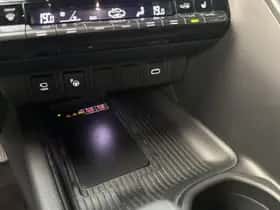 Toyota C-HR (2024) thumbnail 15
