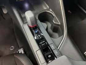 Toyota C-HR (2024) thumbnail 16