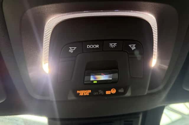 Toyota C-HR (2024) thumbnail 17