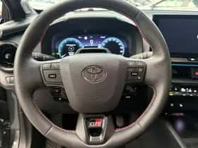 Toyota C-HR (2024) thumbnail 7