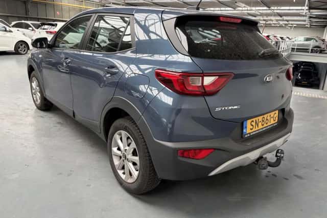 Kia Stonic (2018) thumbnail 4