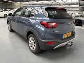 Kia Stonic (2018) thumbnail 4