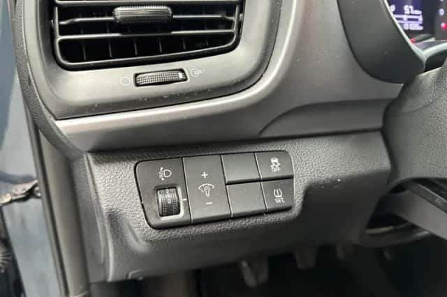 Kia Stonic (2018) thumbnail 6