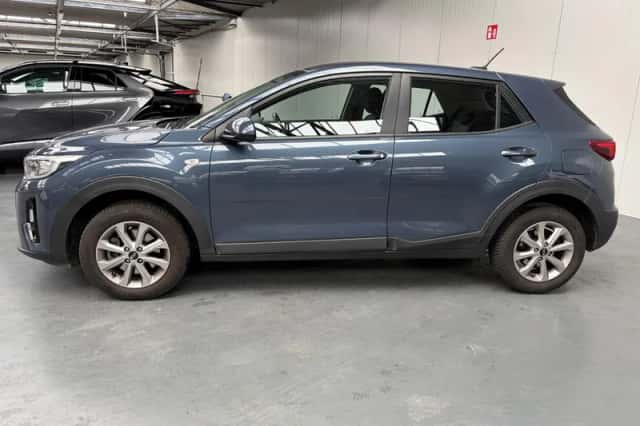 Kia Stonic (2018) thumbnail 6