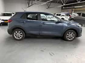 Kia Stonic (2018) thumbnail 7