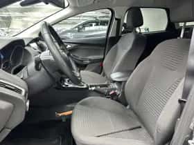 Ford Focus (2015) thumbnail 2