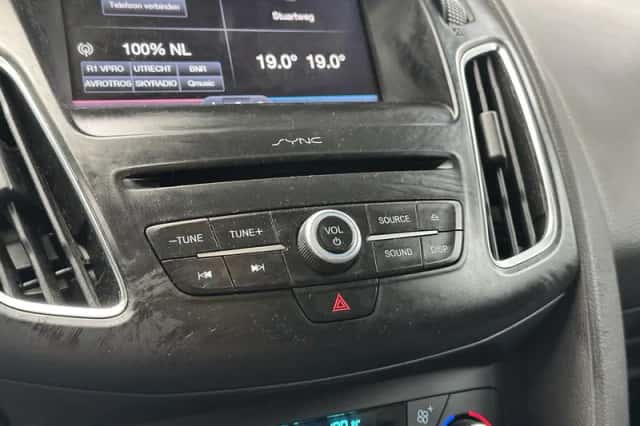 Ford Focus (2015) thumbnail 13