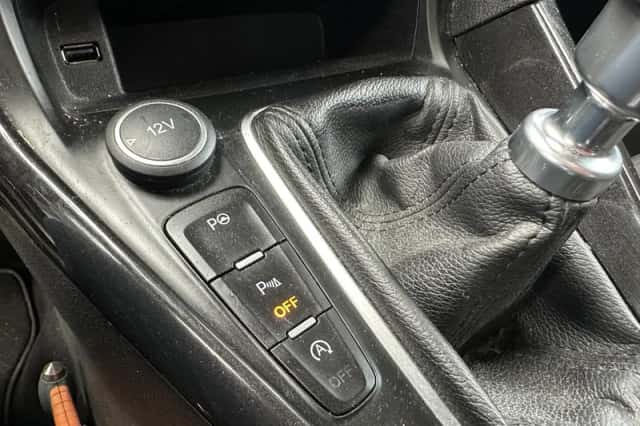 Ford Focus (2015) thumbnail 15