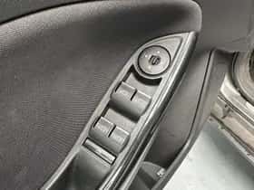 Ford Focus (2015) thumbnail 3