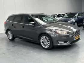 Ford Focus (2015) thumbnail 23