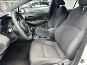 Toyota Corolla (2019) thumbnail 2