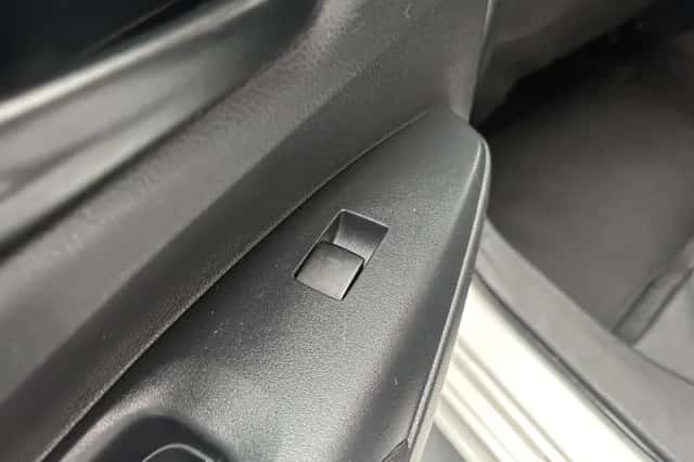 Toyota Corolla (2019) thumbnail 16