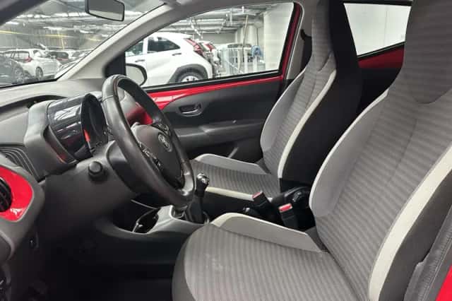 Toyota Aygo (2019) thumbnail 2