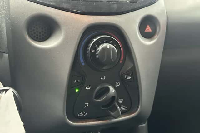 Toyota Aygo (2019) thumbnail 12