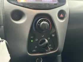 Toyota Aygo (2019) thumbnail 12