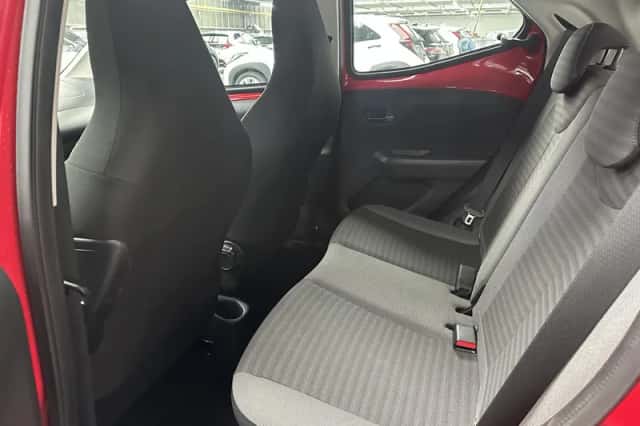 Toyota Aygo (2019) thumbnail 17