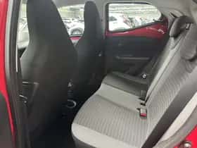 Toyota Aygo (2019) thumbnail 17