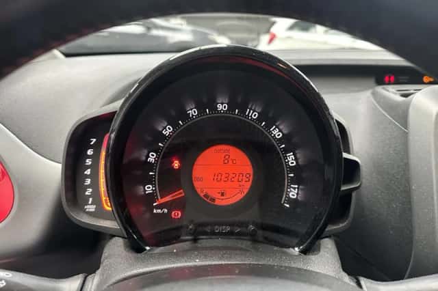 Toyota Aygo (2019) thumbnail 3