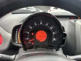 Toyota Aygo (2019) thumbnail 3
