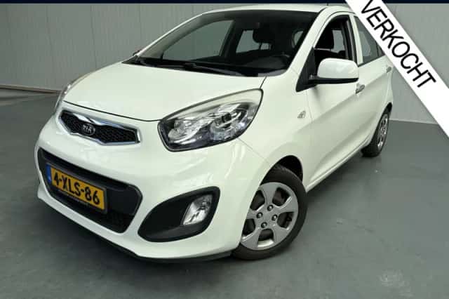 Kia Picanto (2015) thumbnail 1