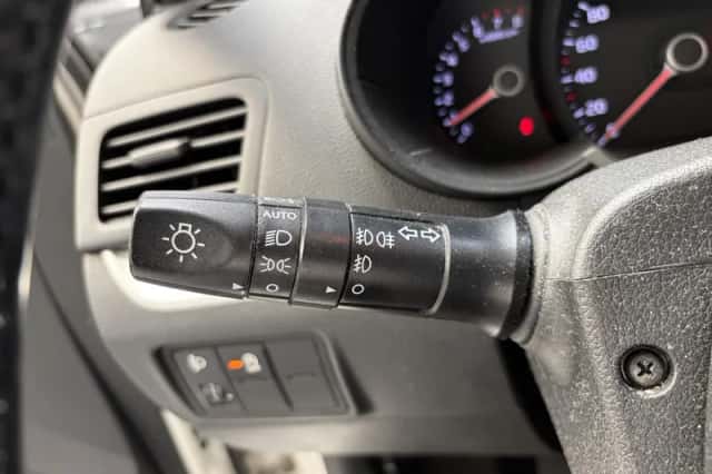 Kia Picanto (2015) thumbnail 12