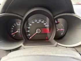 Kia Picanto (2015) thumbnail 14