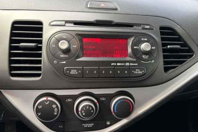 Kia Picanto (2015) thumbnail 15