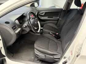 Kia Picanto (2015) thumbnail 18