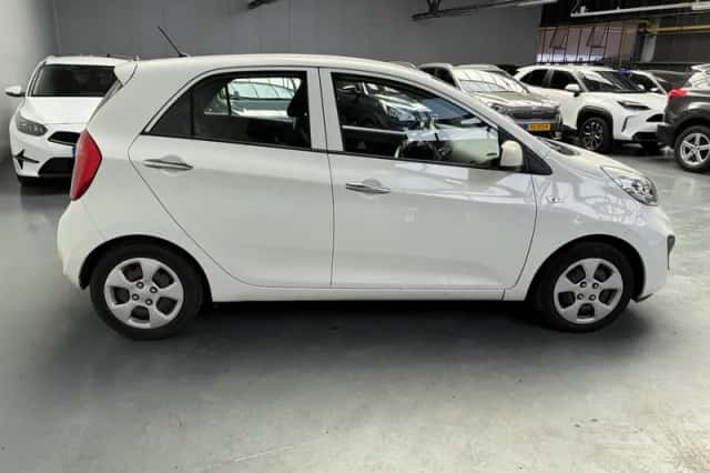 Kia Picanto (2015) thumbnail 4