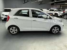 Kia Picanto (2015) thumbnail 4