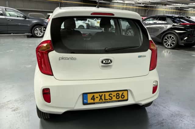 Kia Picanto (2015) thumbnail 7