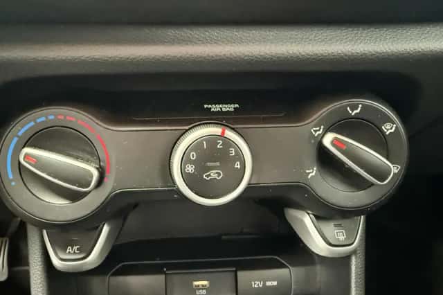 Kia Picanto (2022) thumbnail 11