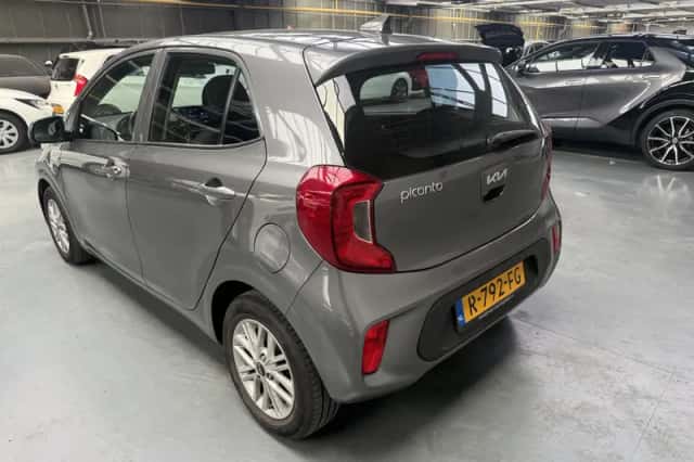 Kia Picanto (2022) thumbnail 12