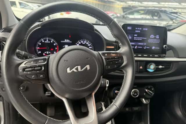 Kia Picanto (2022) thumbnail 5