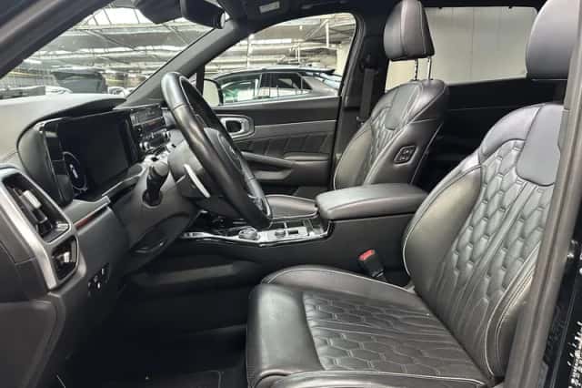 Kia Sorento (2021) thumbnail 2