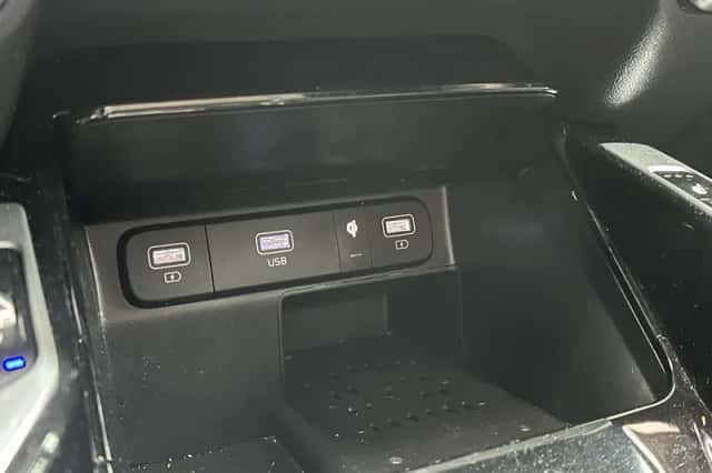 Kia Sorento (2021) thumbnail 17