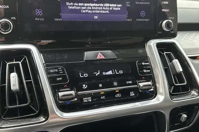 Kia Sorento (2021) thumbnail 18